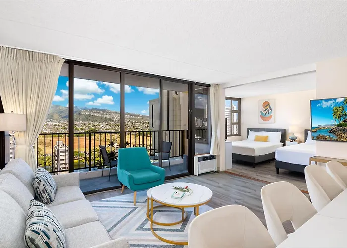 Tropical Gem Near Waikiki Beach With Free Parking!