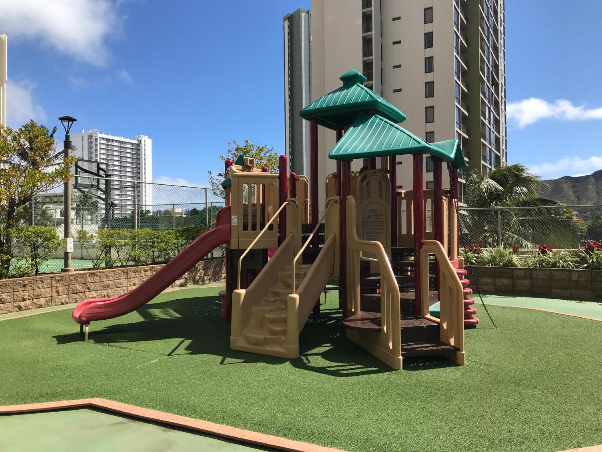 Tropical Gem Near Waikiki With Free Parking! *