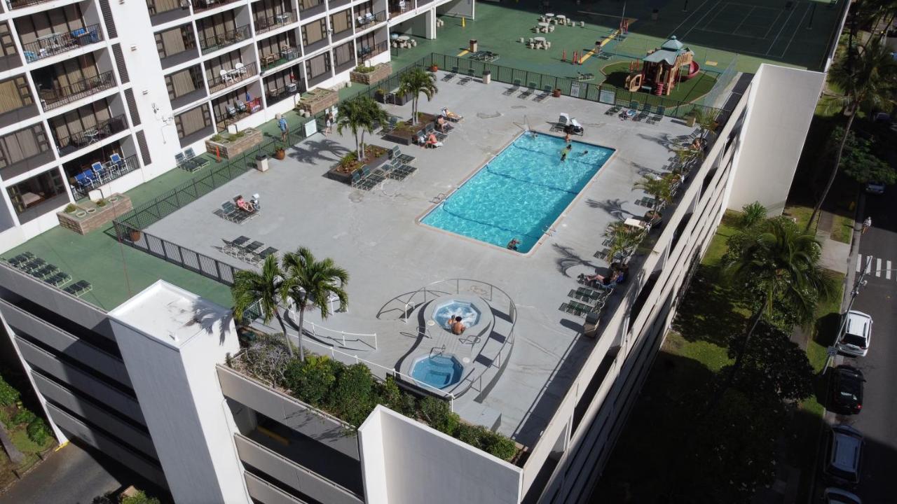 Tropical Gem Near Waikiki With Free Parking!