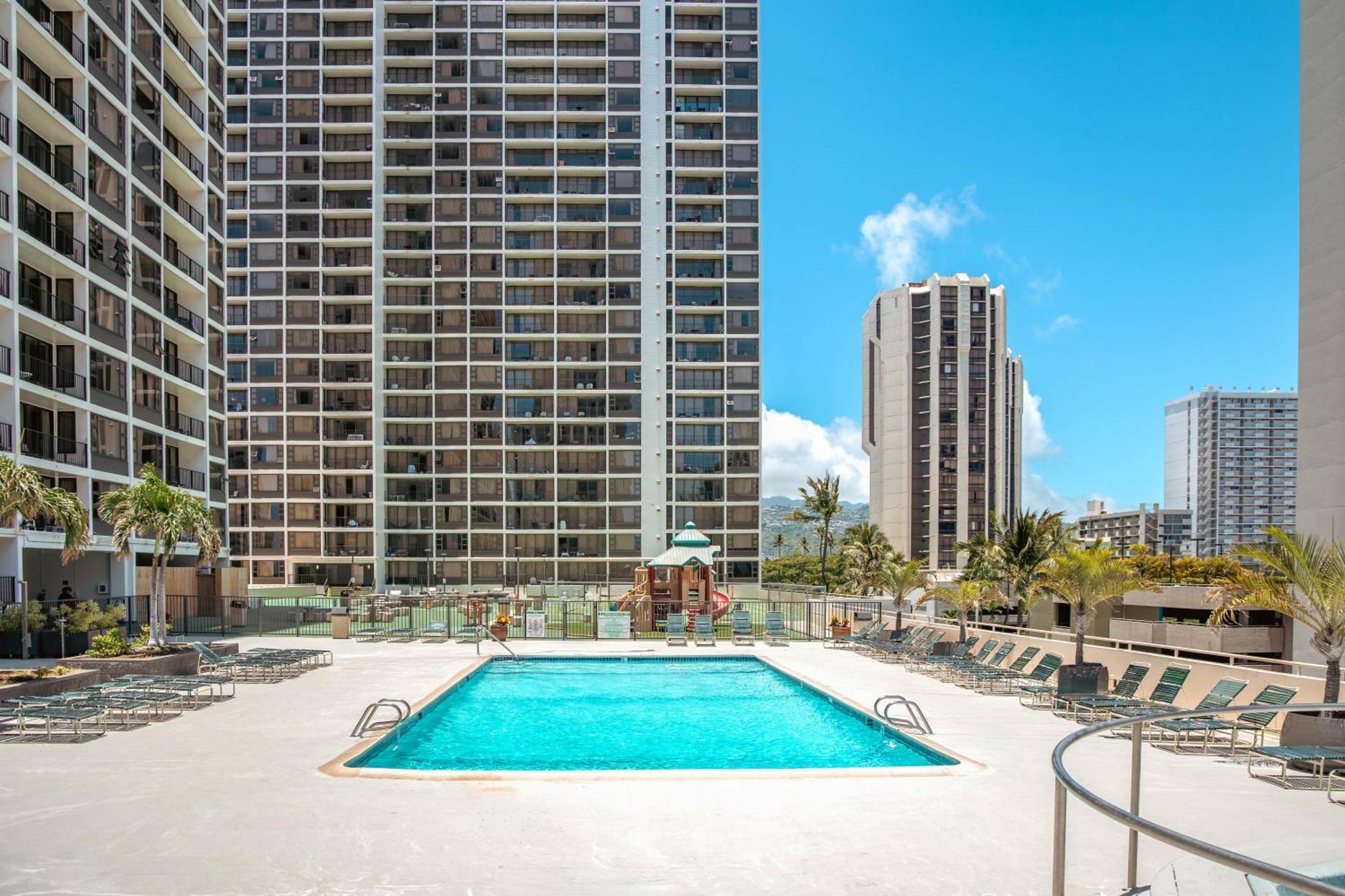 Tropical Gem Near Waikiki With Free Parking! * Honolulu