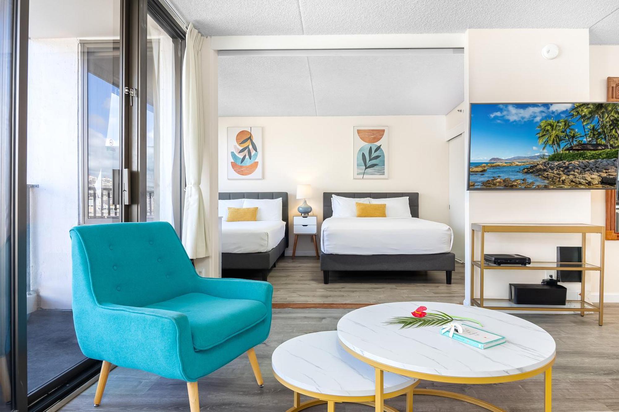 Tropical Gem Near Waikiki With Free Parking!