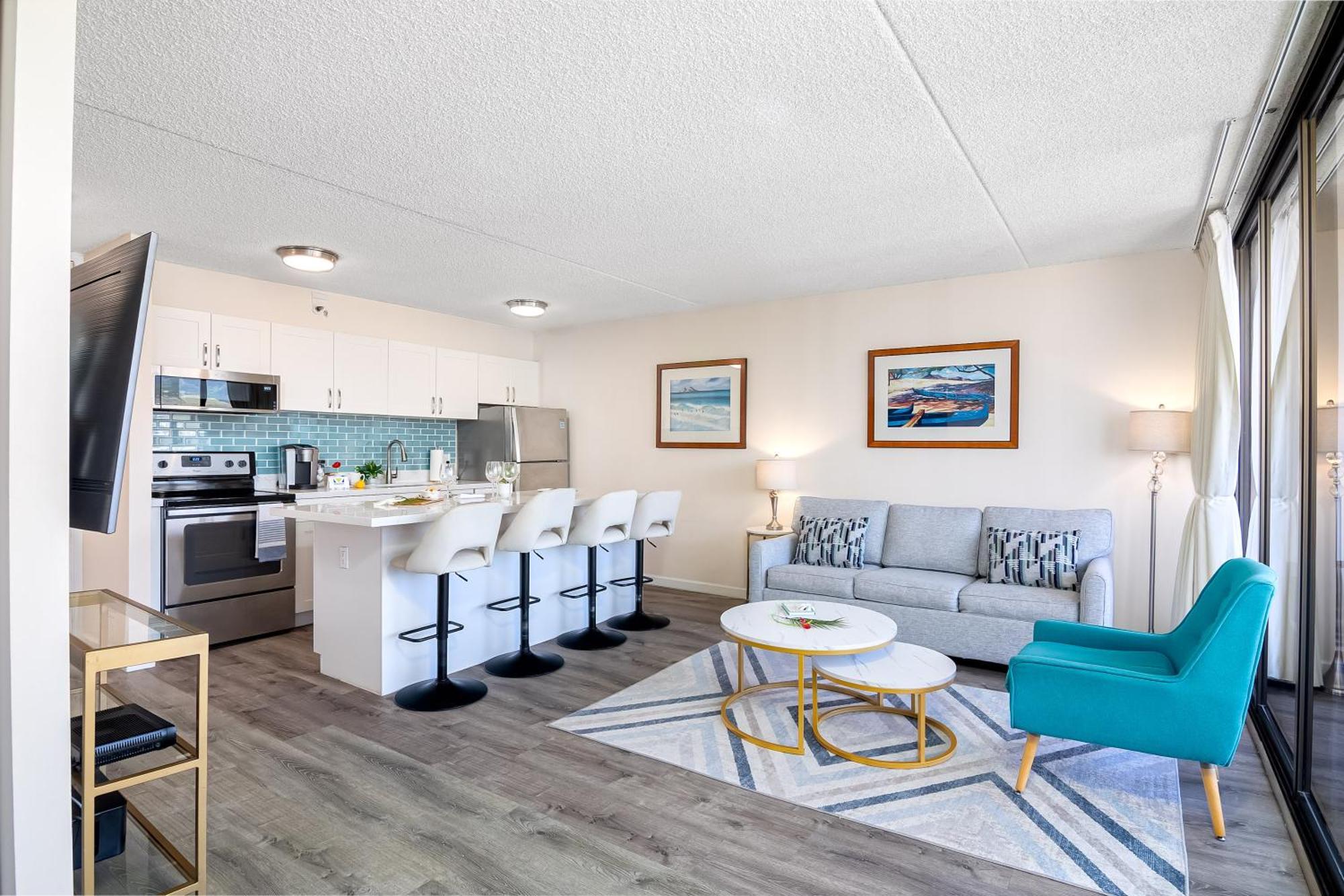 Tropical Gem Near Waikiki With Free Parking! Apartment